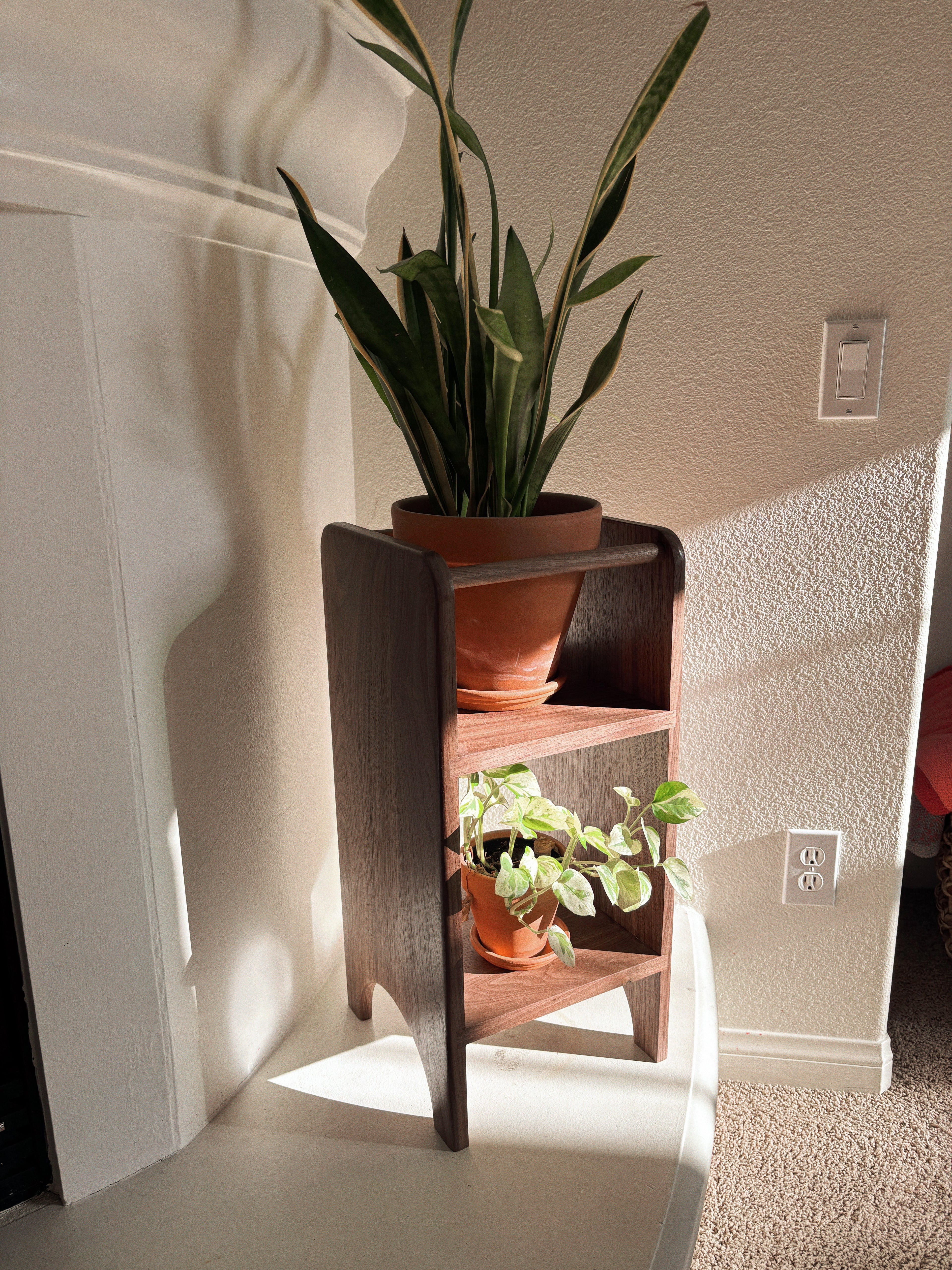 Sunny Coast Plant Stand